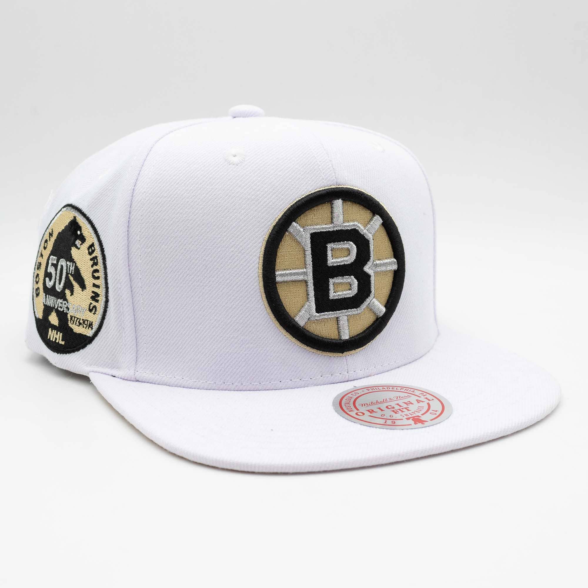 Boston Bruins Winter White Mitchell & Ness Snapback NHL Cap