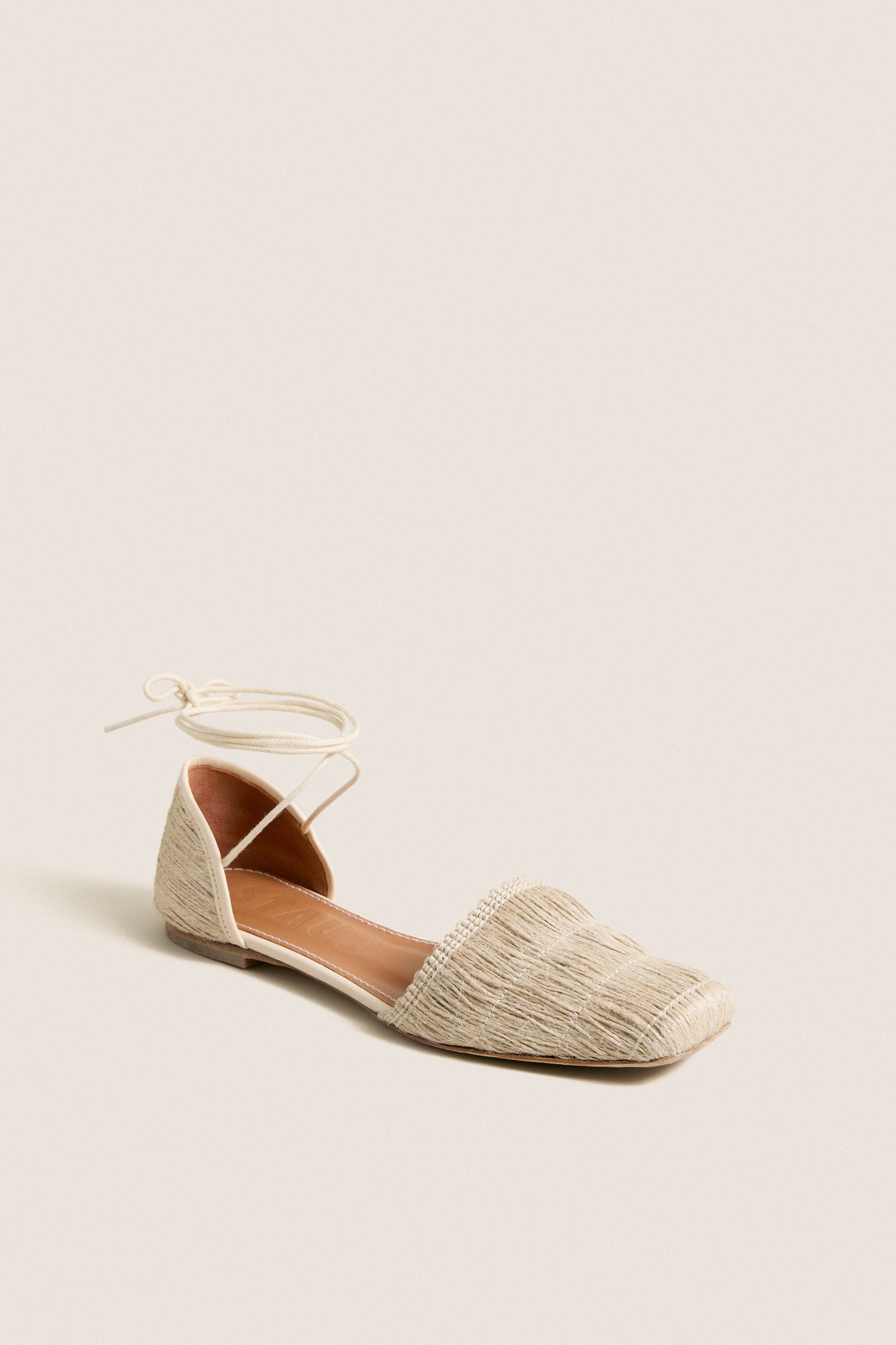 Natural Willa Flat