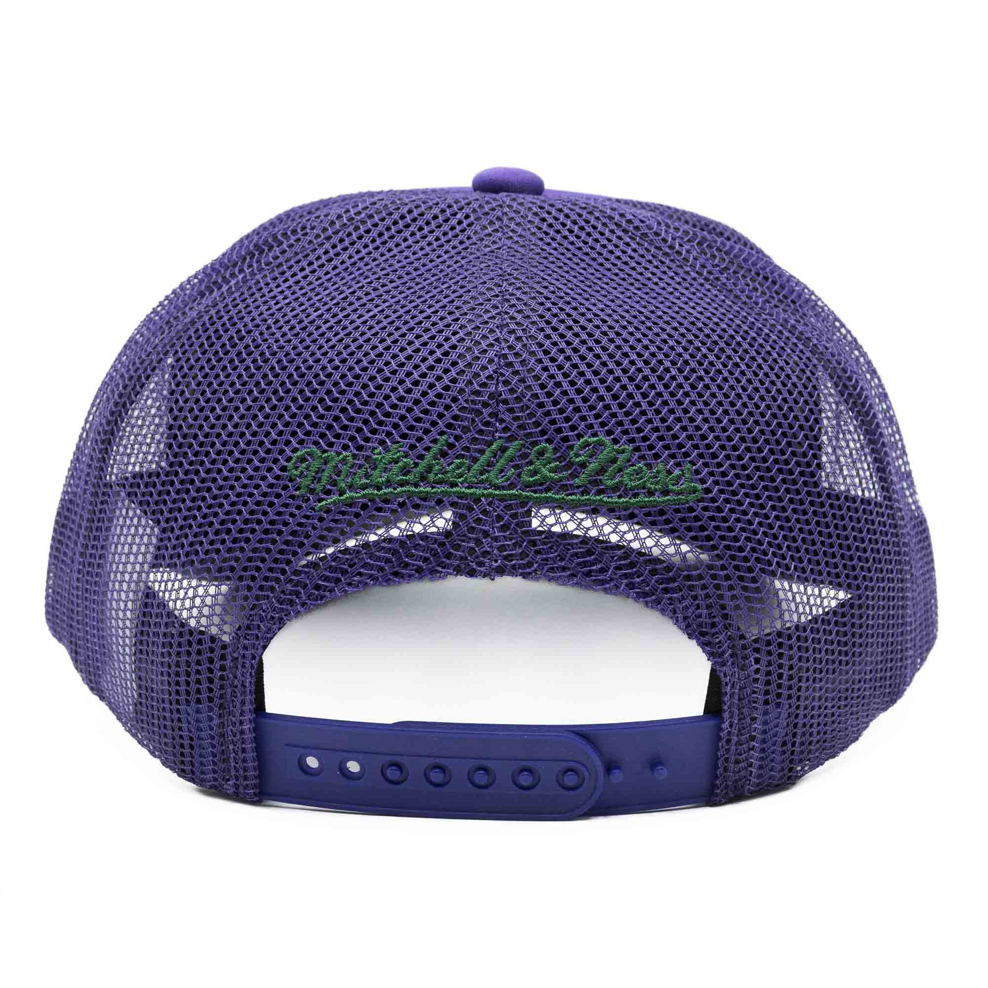 Milwaukee Bucks NBA Billboard Mitchell & Ness Trucker Cap
