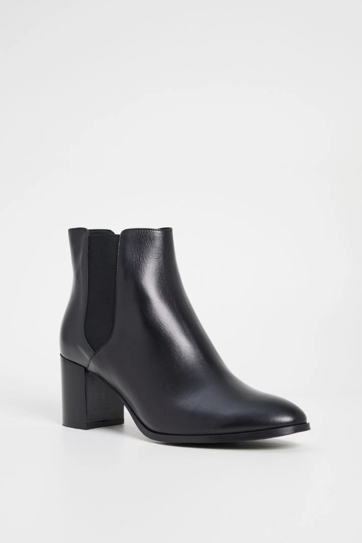 Heeled ankle boots - BLACK