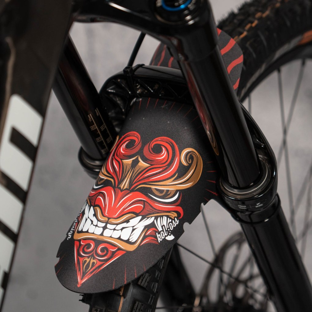 rie:sel design kol:oss Fender - demon