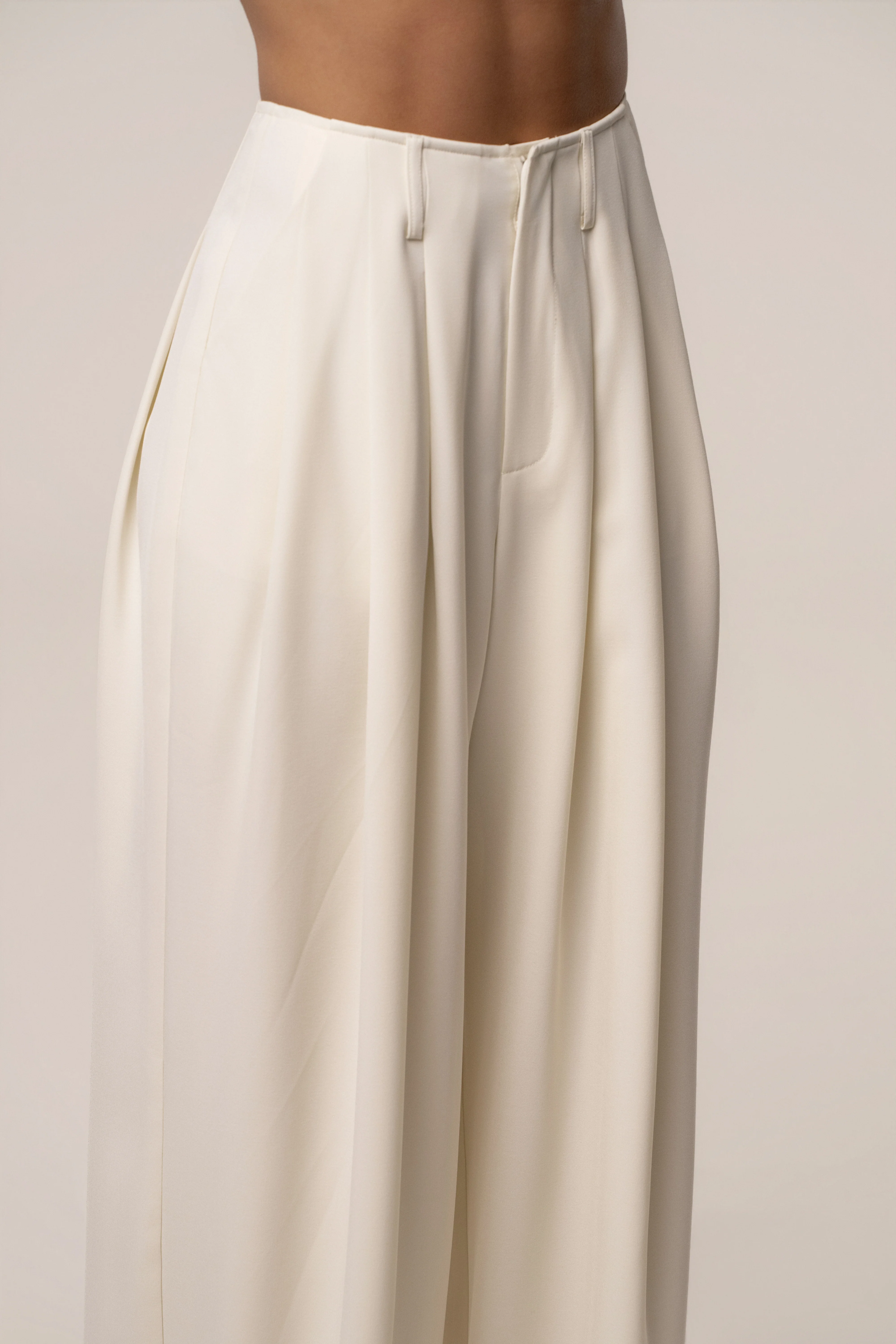 Cream Estate Pleated Trouser