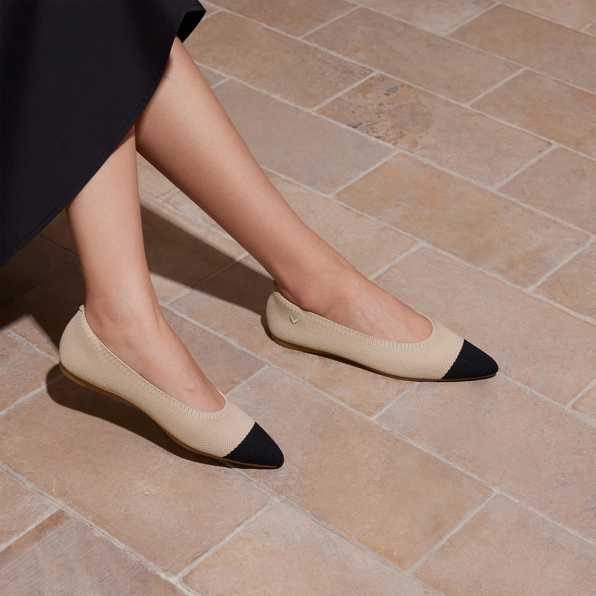 Pointed-Toe Ballet Flats (Aria 5°)