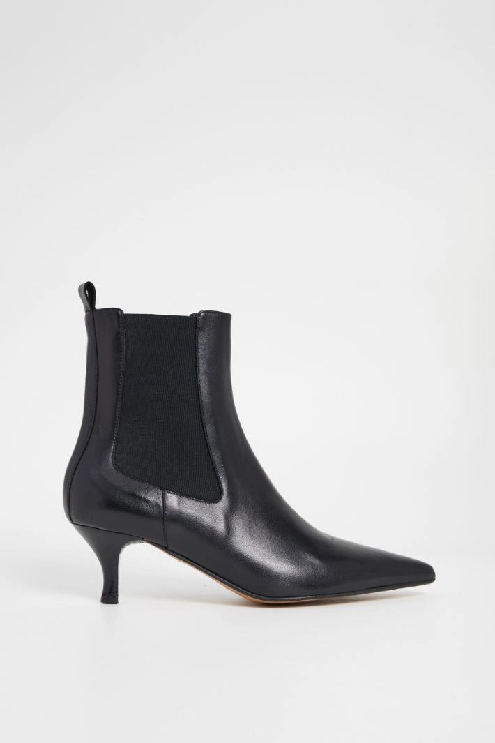 Heeled ankle boots - BLACK
