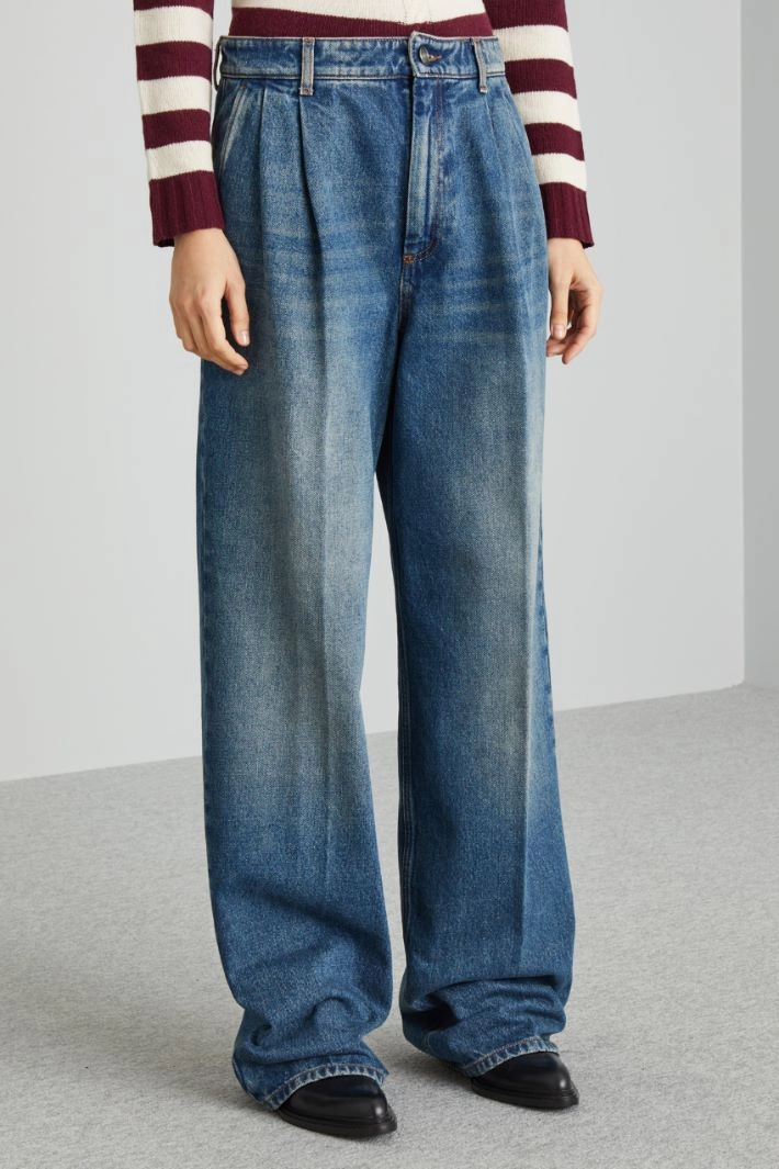 Oversized jeans with sewn pleats - DENIM BLUE