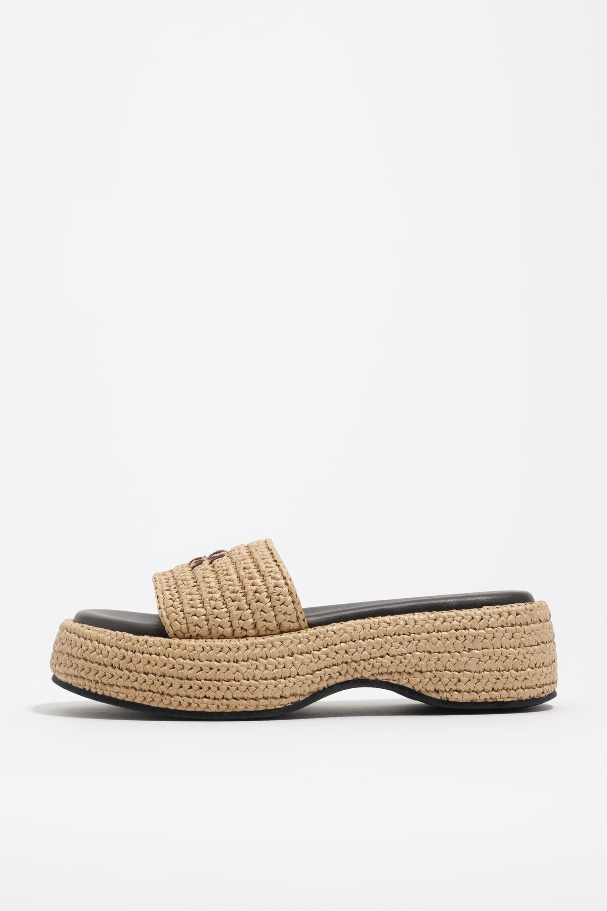 Beige raffia platform sandal