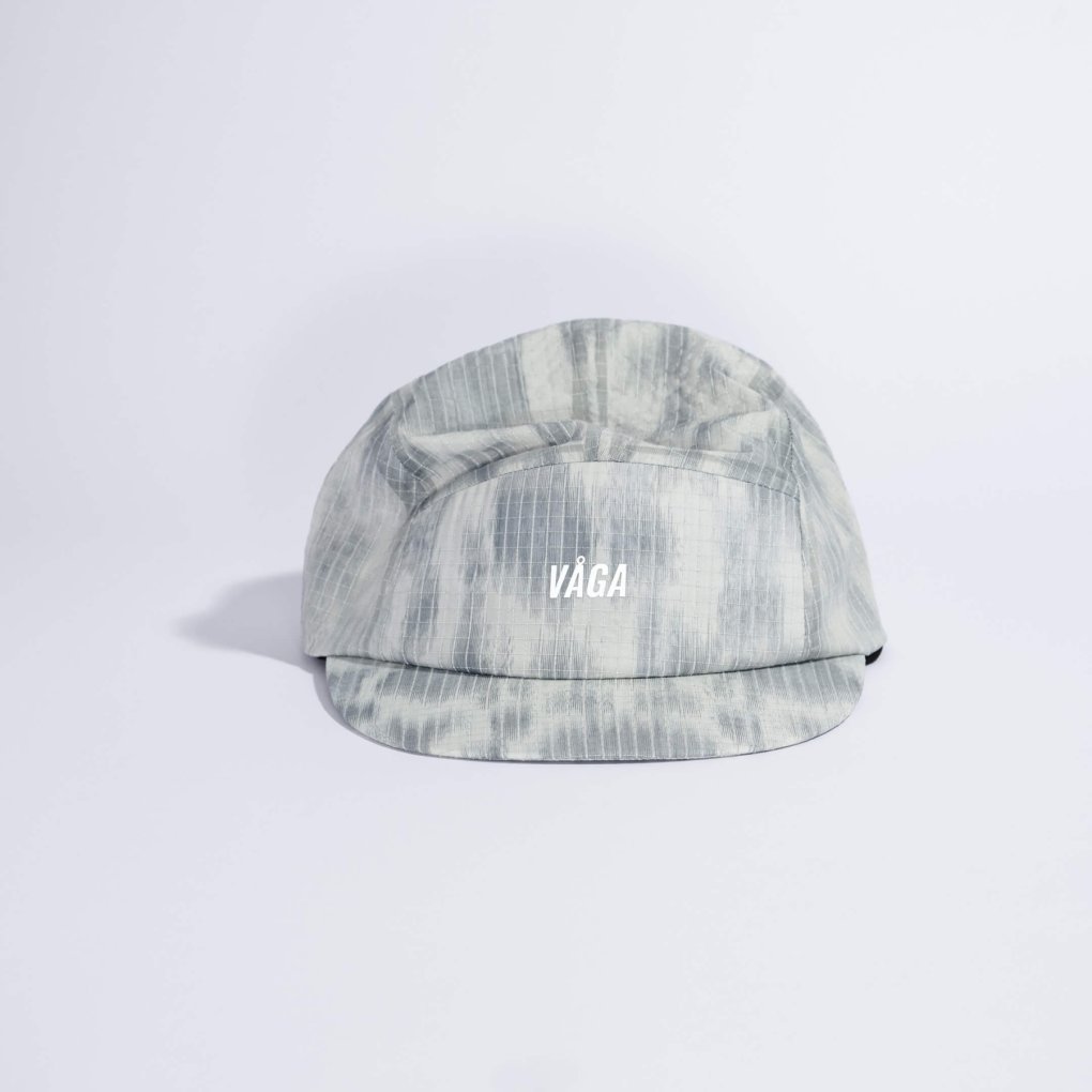 VÅGA Night Club 2.0 Running Cap - Light Grey / Silver
