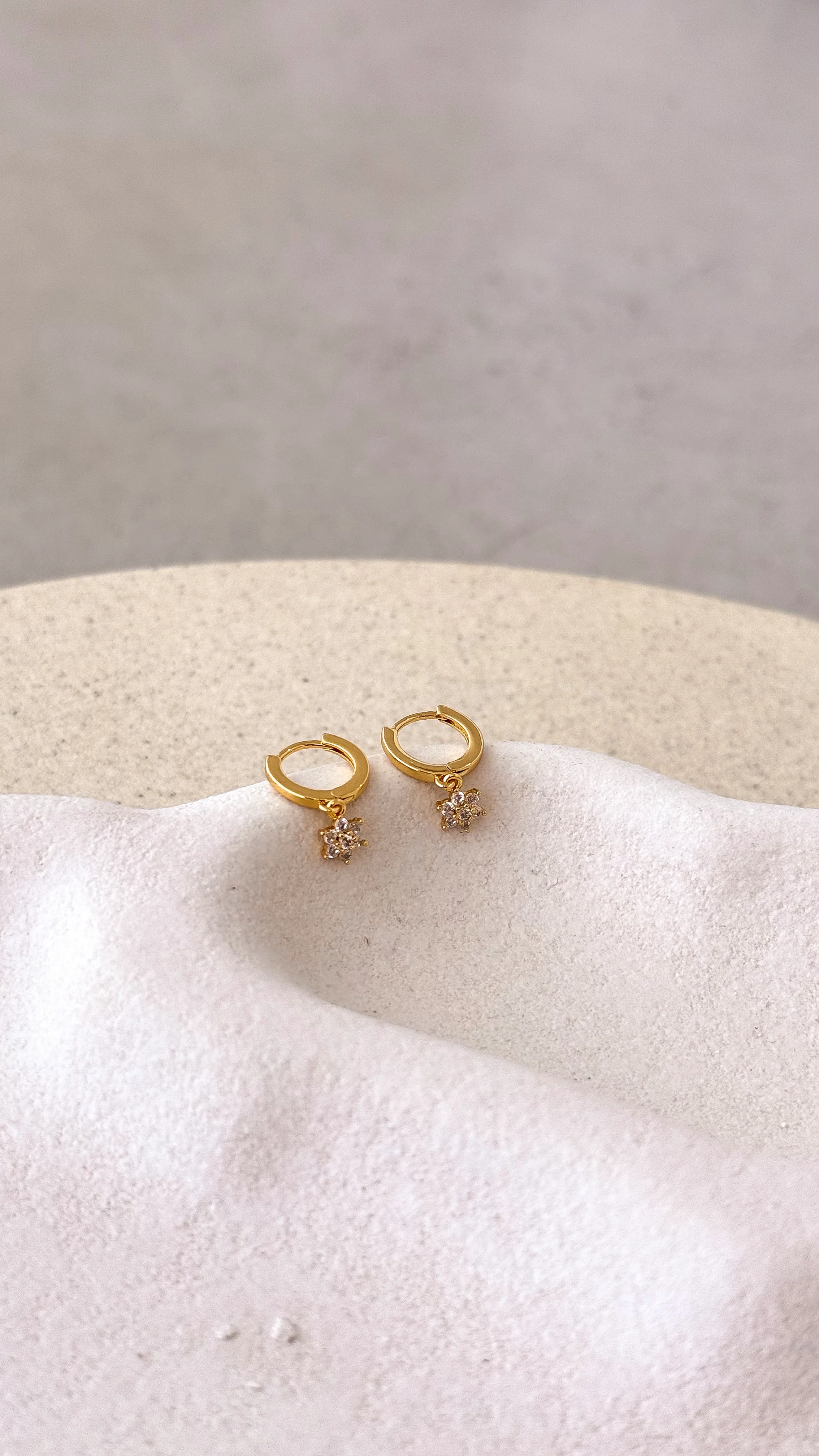 Lisa Earrings - Gold