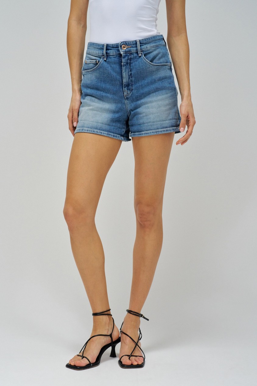 FAITH PUSH IN SHORTS