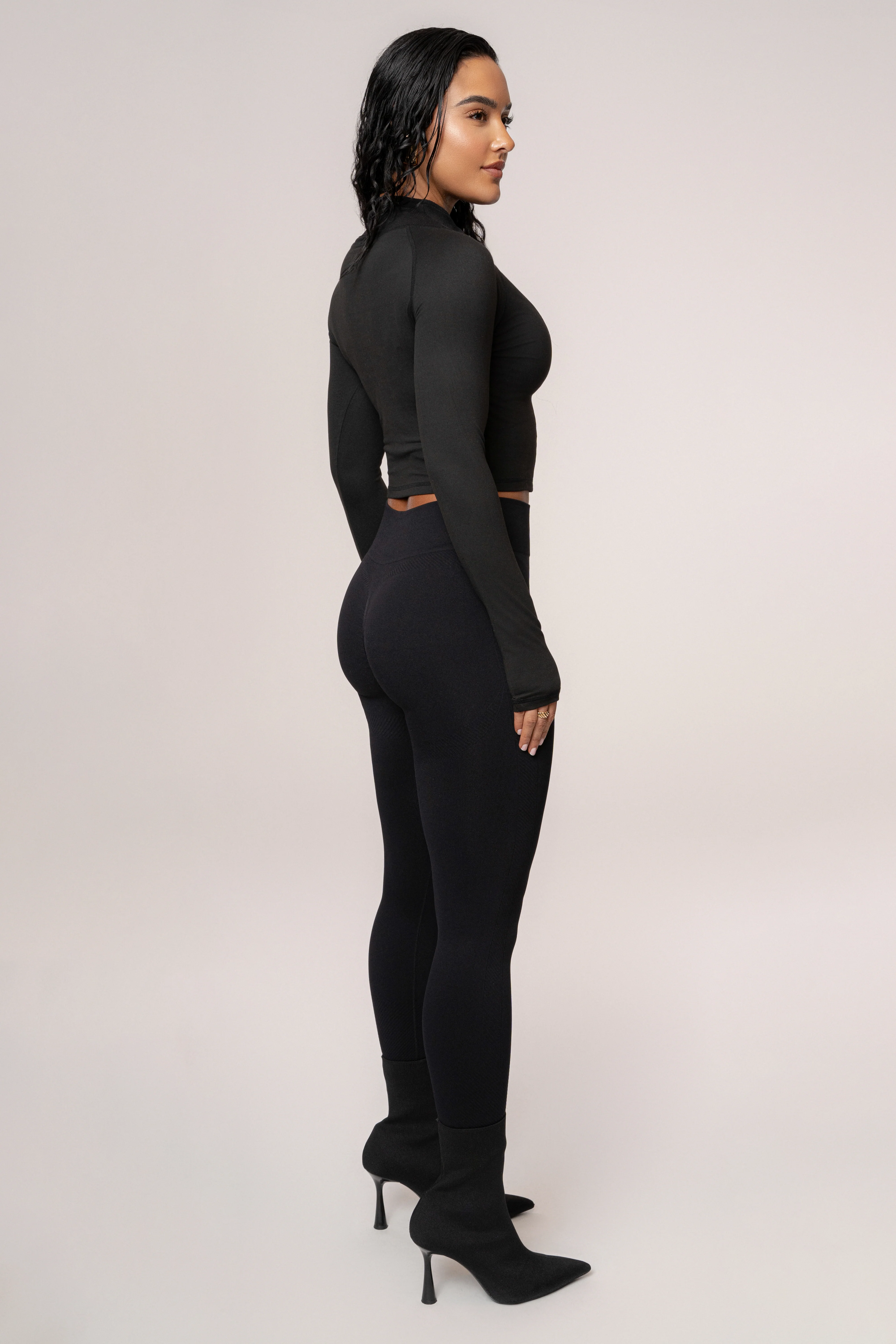 Black Momentum Ribbed Top