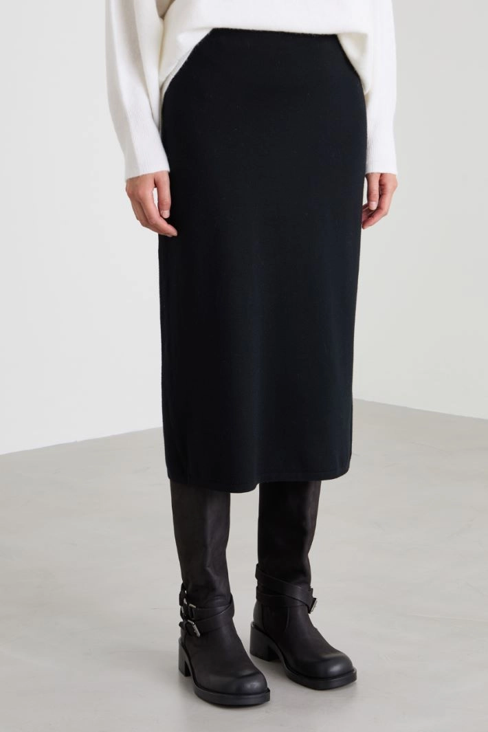 Straight wool skirt - BLACK