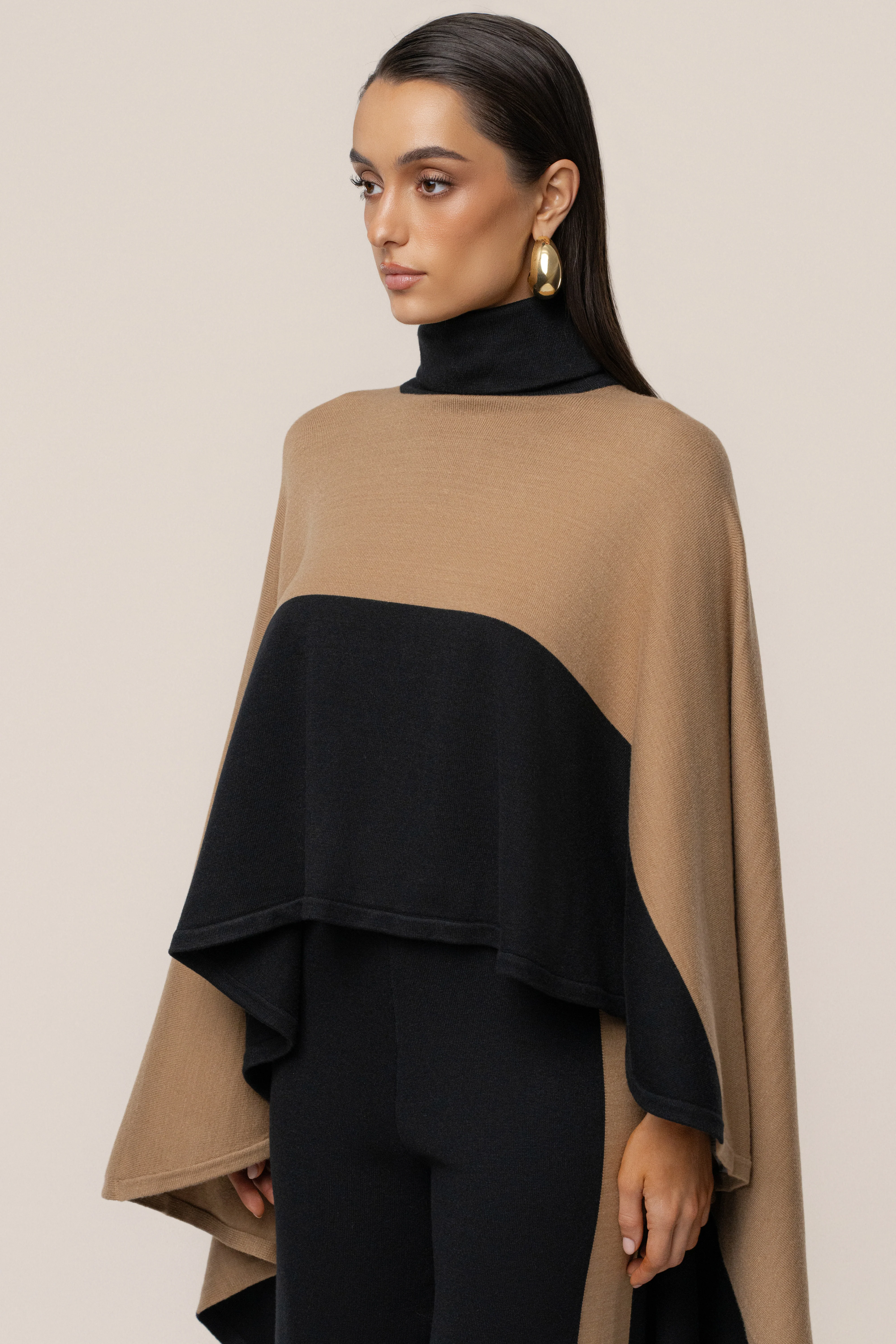 Black Chasing Fall Contrast Top