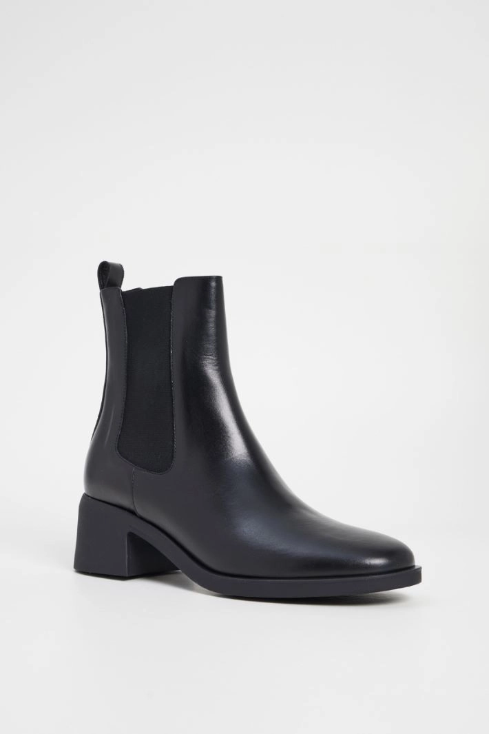 Ankle boots with elastic - BLACK