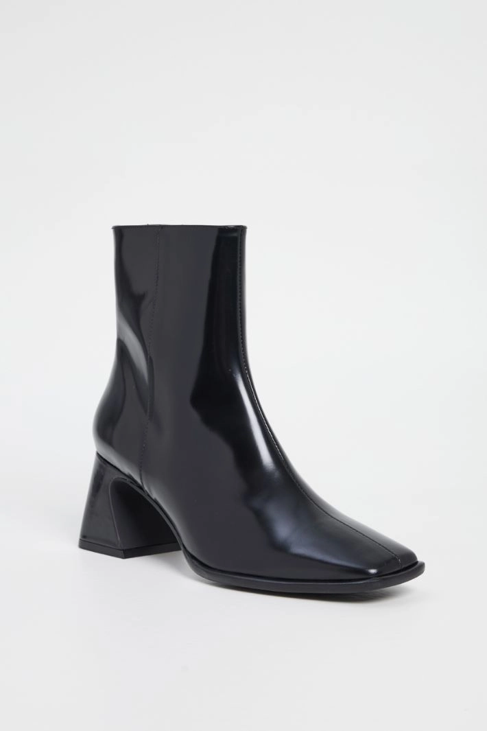 Square toe ankle boots - BLACK