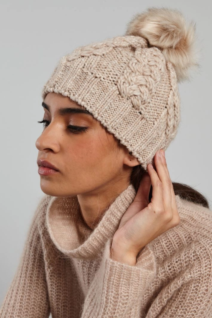Braided beanie hat with pom pom - BEIGE