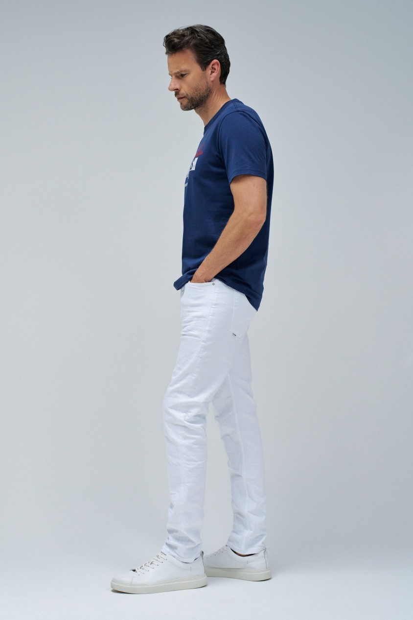 T-SHIRT WITH BRANDING