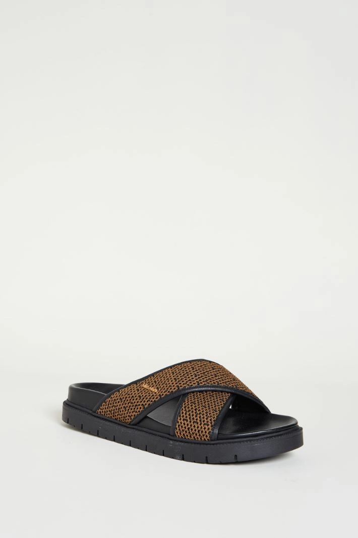 Criss-cross sandals - CAMEL BLACK