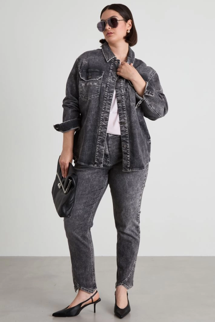 Jeans with asymmetric hem - GREY
