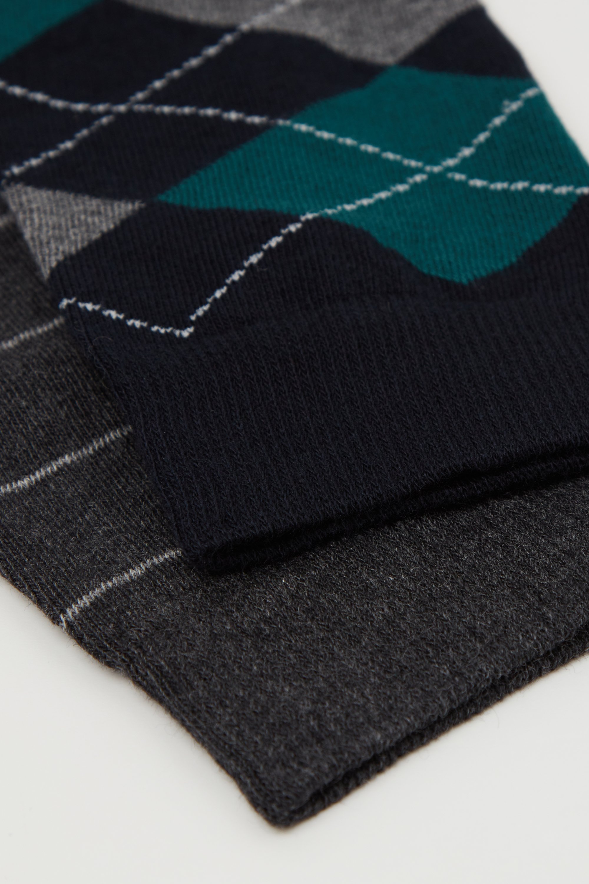 2 Pairs of Men’s Long Patterned Cotton Socks