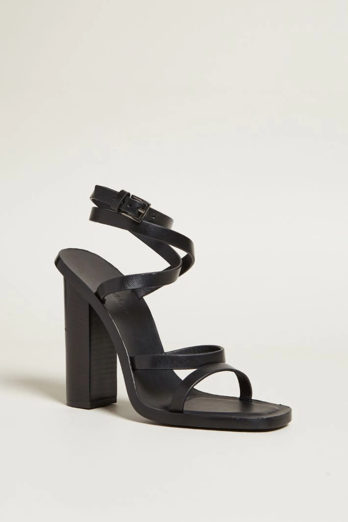 Leather sandals with heel - BLACK