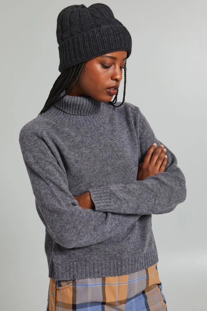 Cable-knit beanie hat - ANTHRACITE