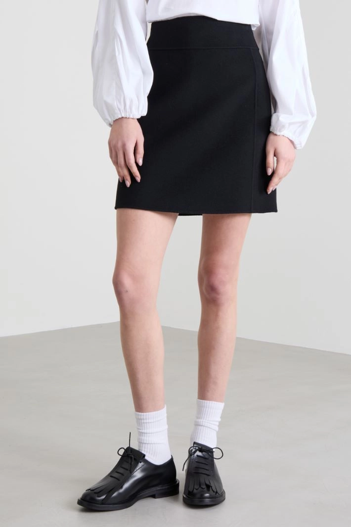 Short wool skirt - BLACK