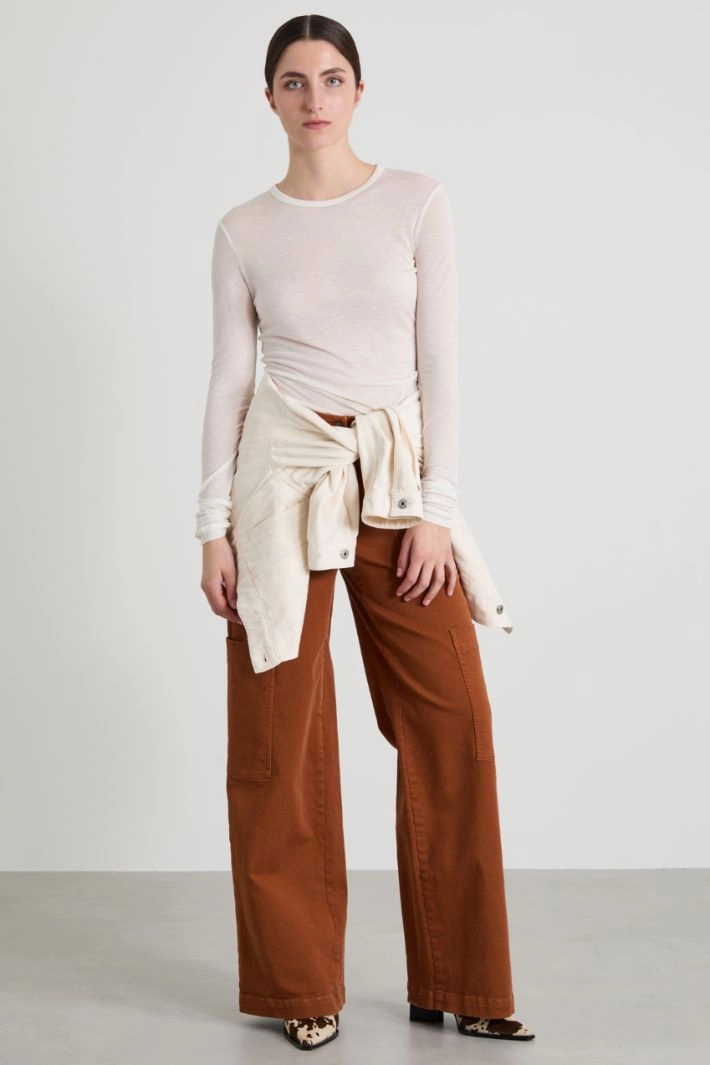 T-shirt with asymmetrical bottom - CREAM