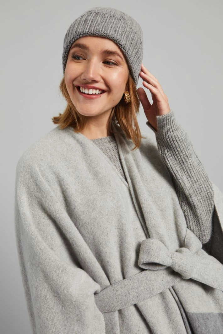 Cable-knit beanie hat - LIGHT GREY