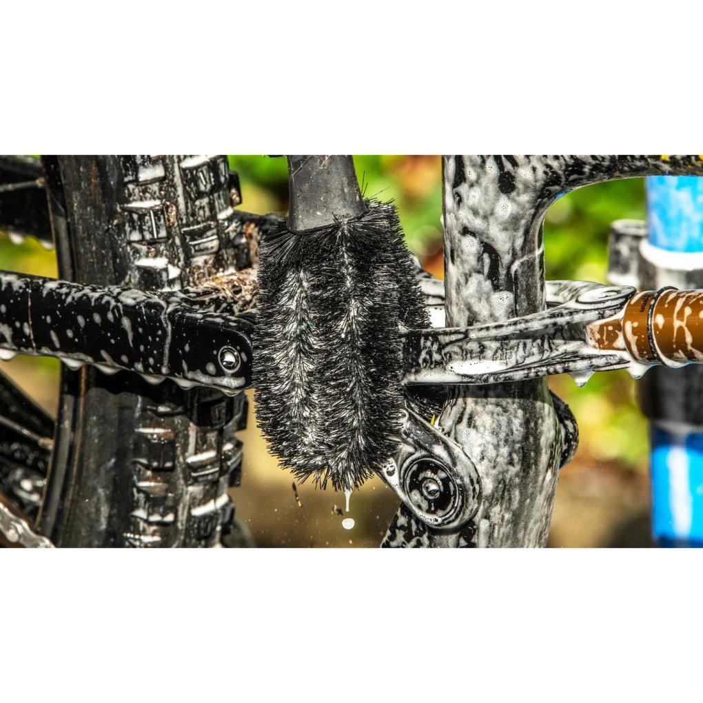 Muc-Off Two Prong Brush
