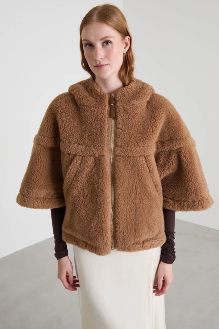 Teddy fabric cape - CAMEL