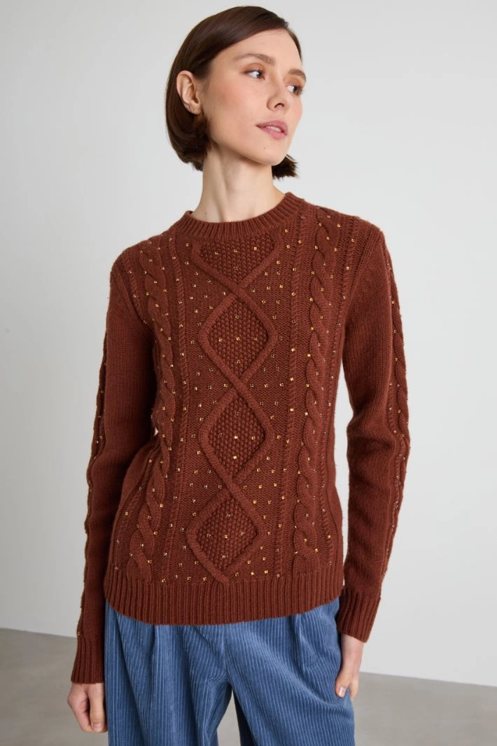Wool and cashmere cable-knit jumper - BROWN