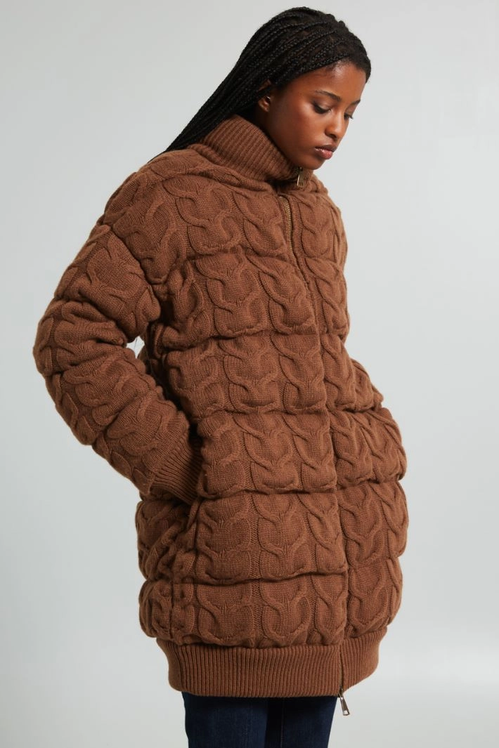 Knitted puffer jacket - BROWN
