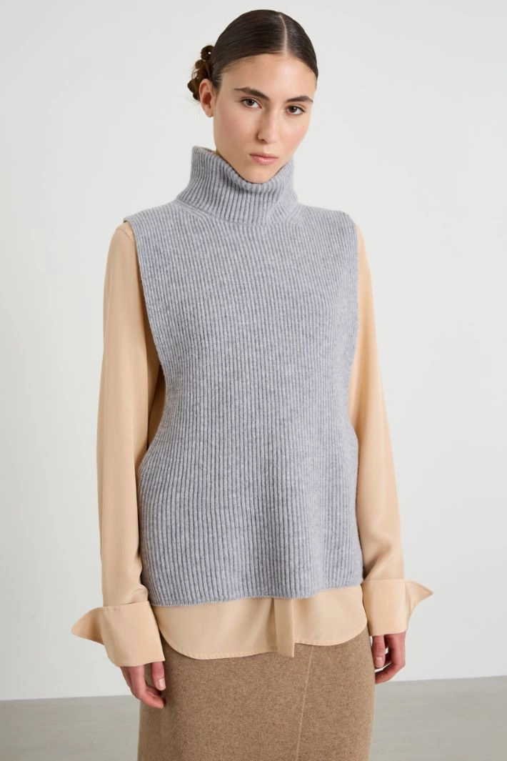 Waistcoat in cashmere and wool-blend yarn - GREY
