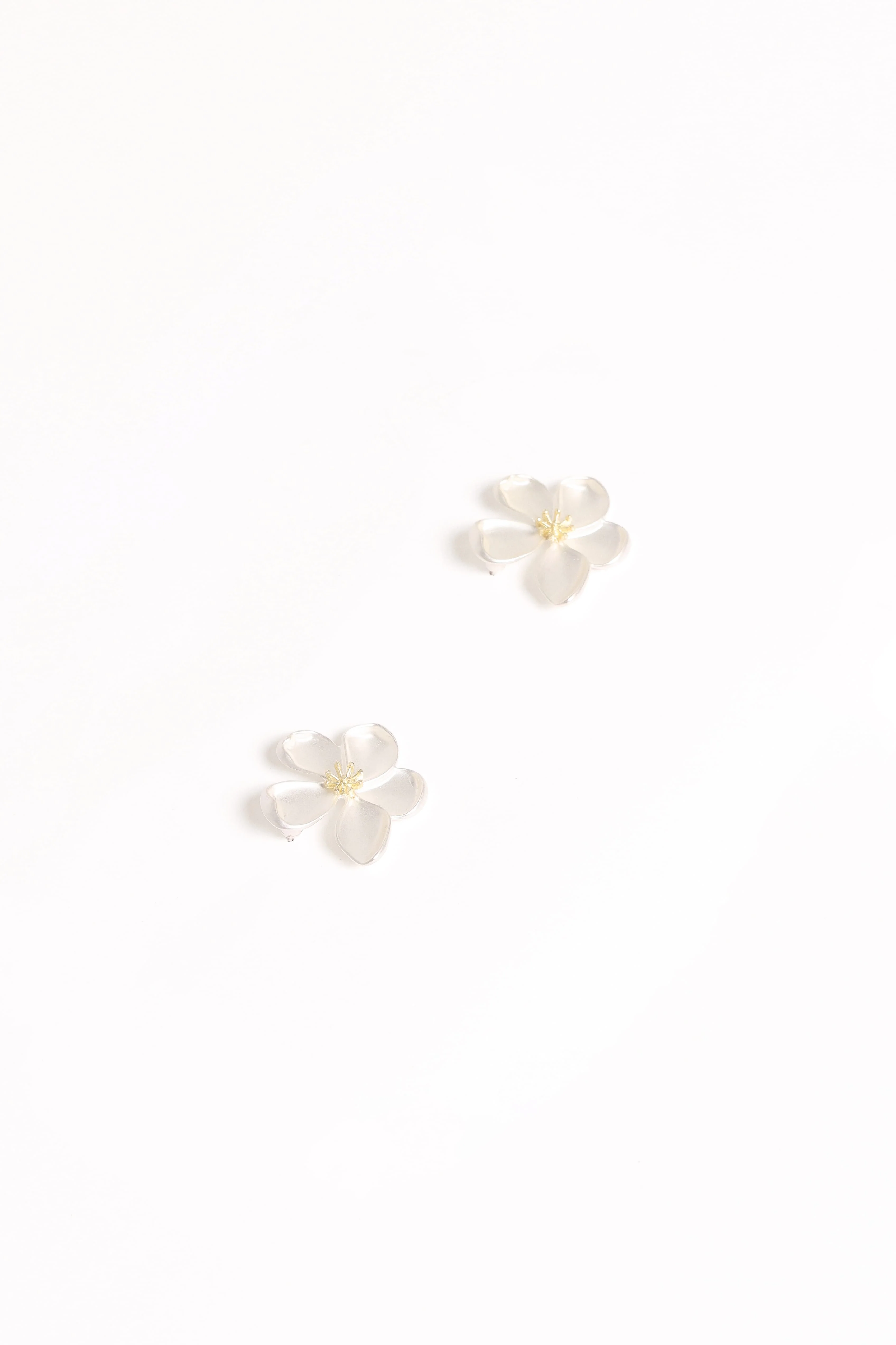 Gisella Flower Earrings - White