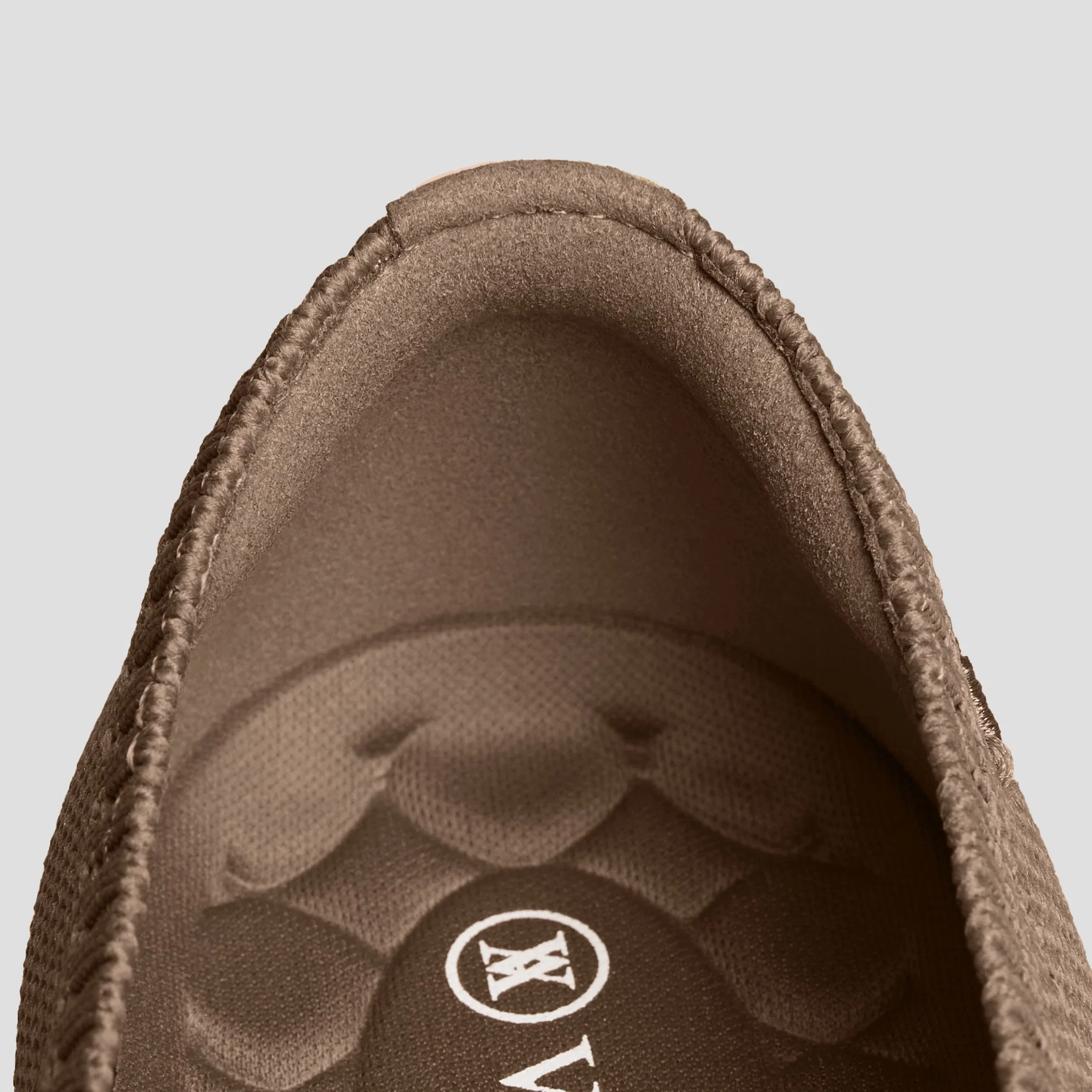 Lightweight Pointed-Ballet Flats (Aria Walker)