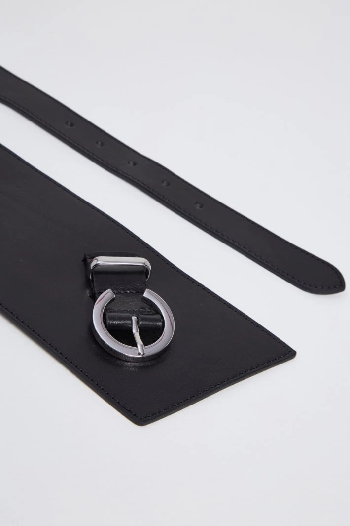 Asymmetric leather belt - BLACK