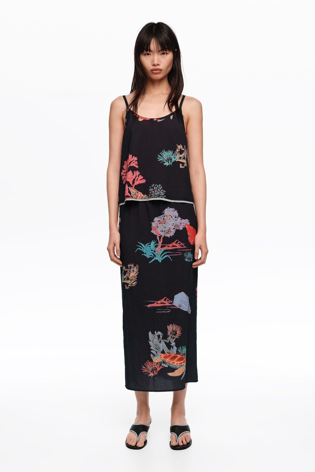 Black turtle wrinkled midi skirt