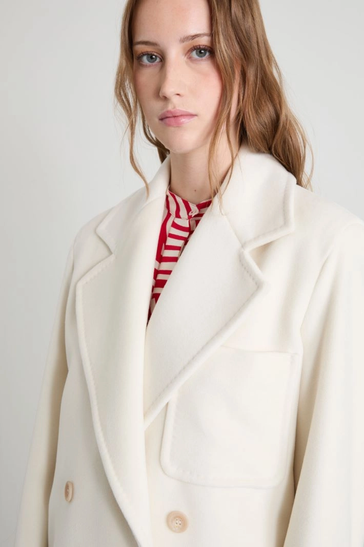 Beaver coat with pockets - CREAM