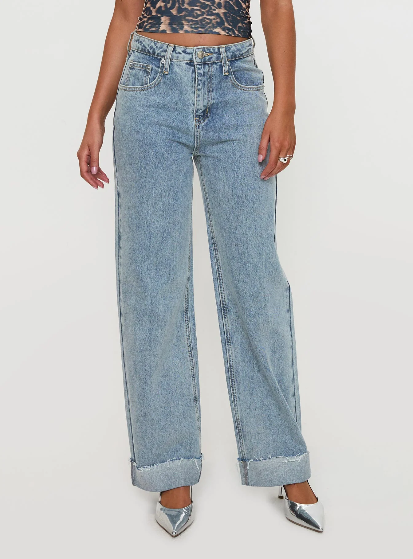 Ollie Mid Rise Straight Leg Jean Light Wash Denim