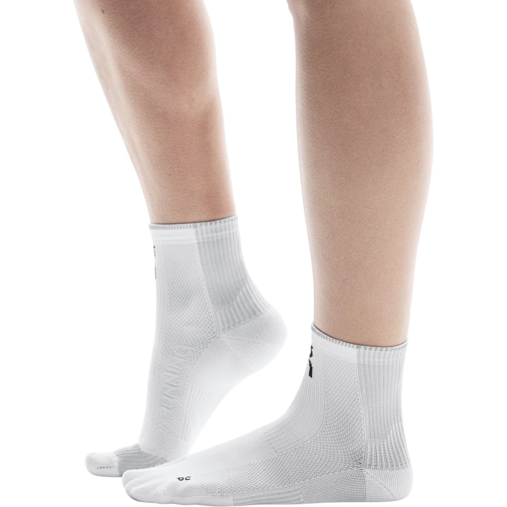 On Performance Run Mid Socks Unisex - White | Glacier