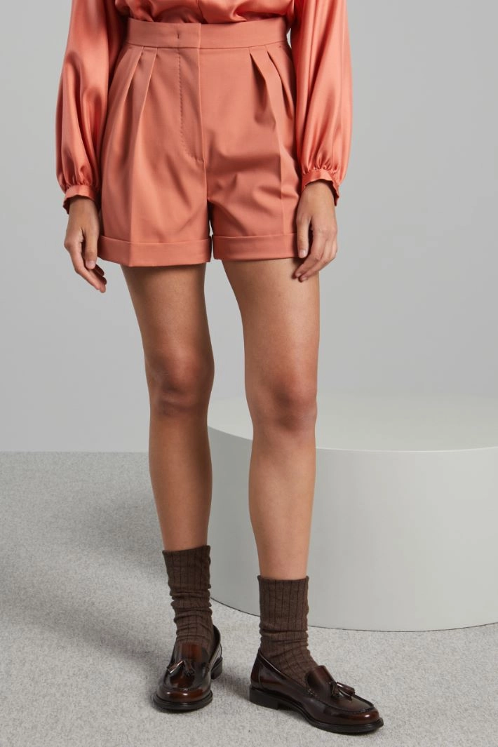Gabardine wool shorts - CORAL