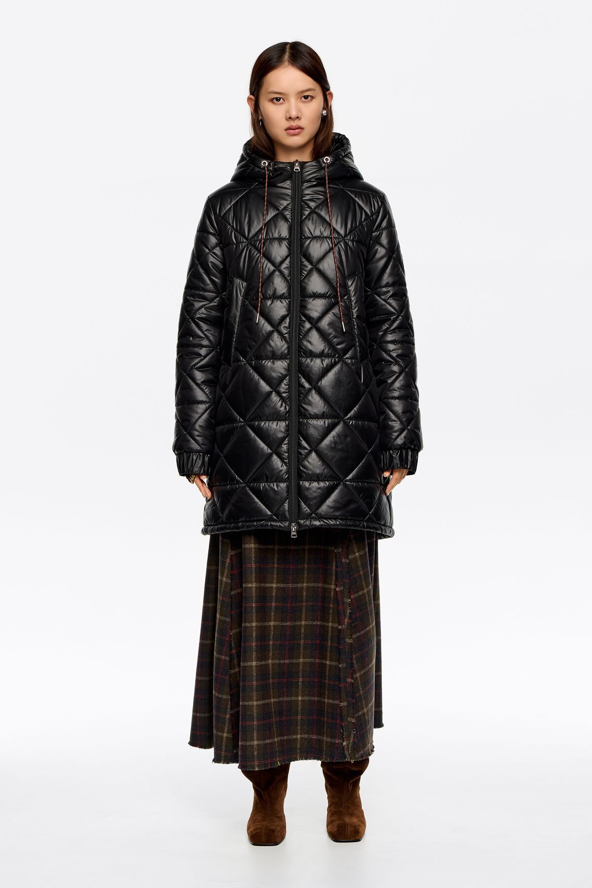 Black straight cut hooded puffer