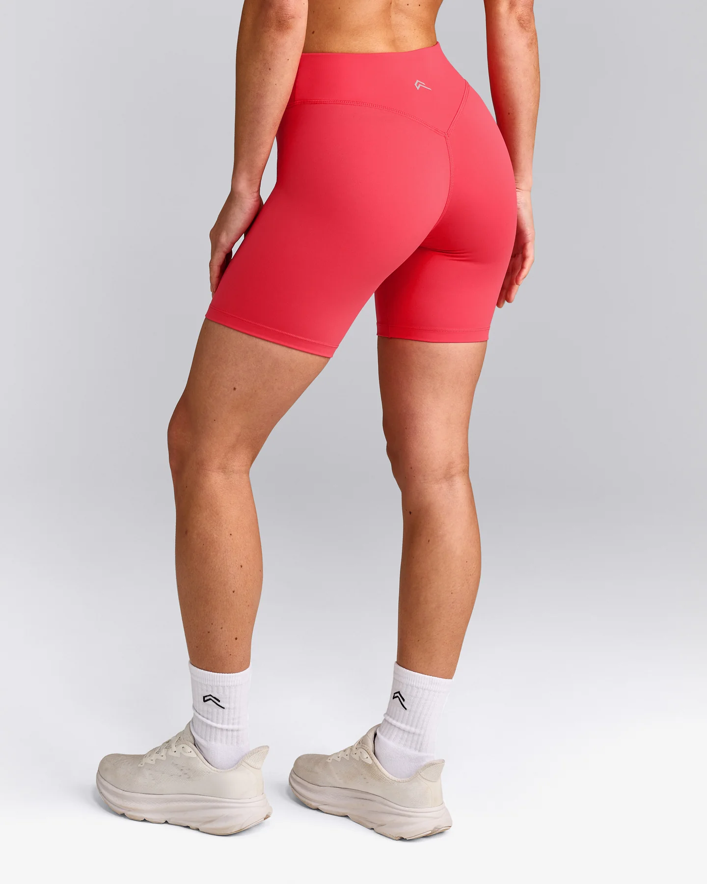 UnifiedMove™ V Front Mid Rise Shorts 6