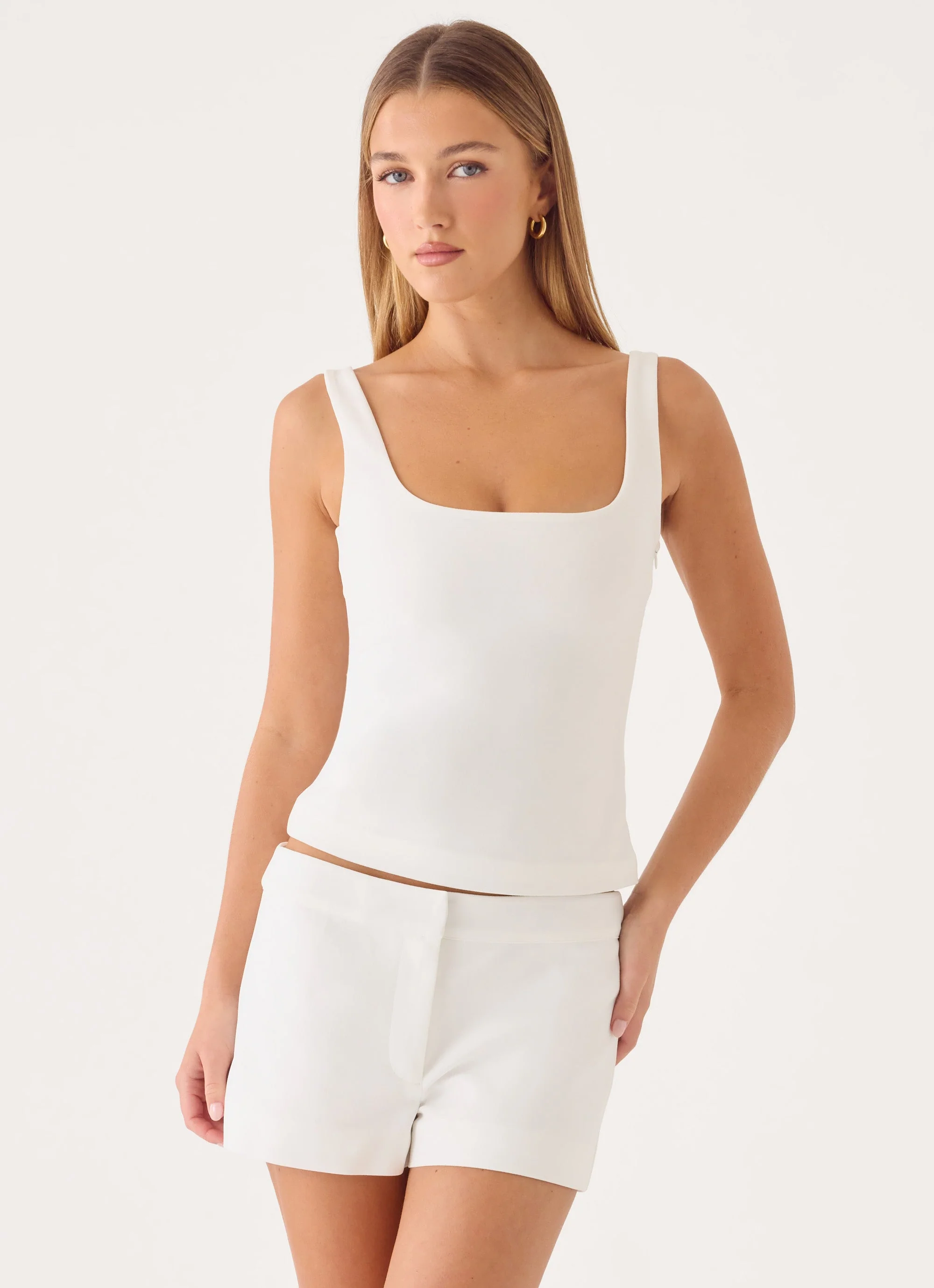 Yena Crepe Low Rise Shorts - White