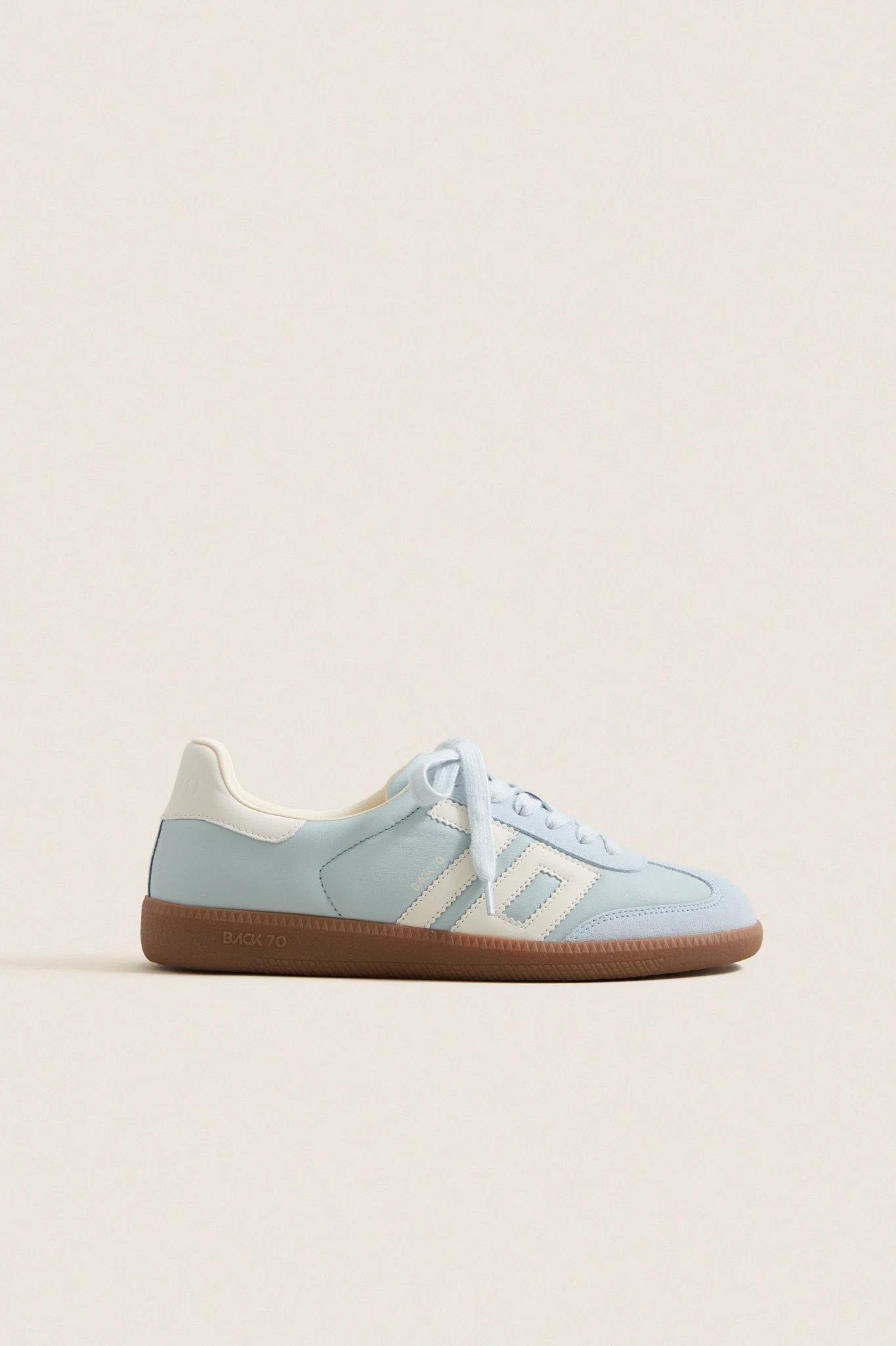 Light Sky Cloud D26 Sneakers
