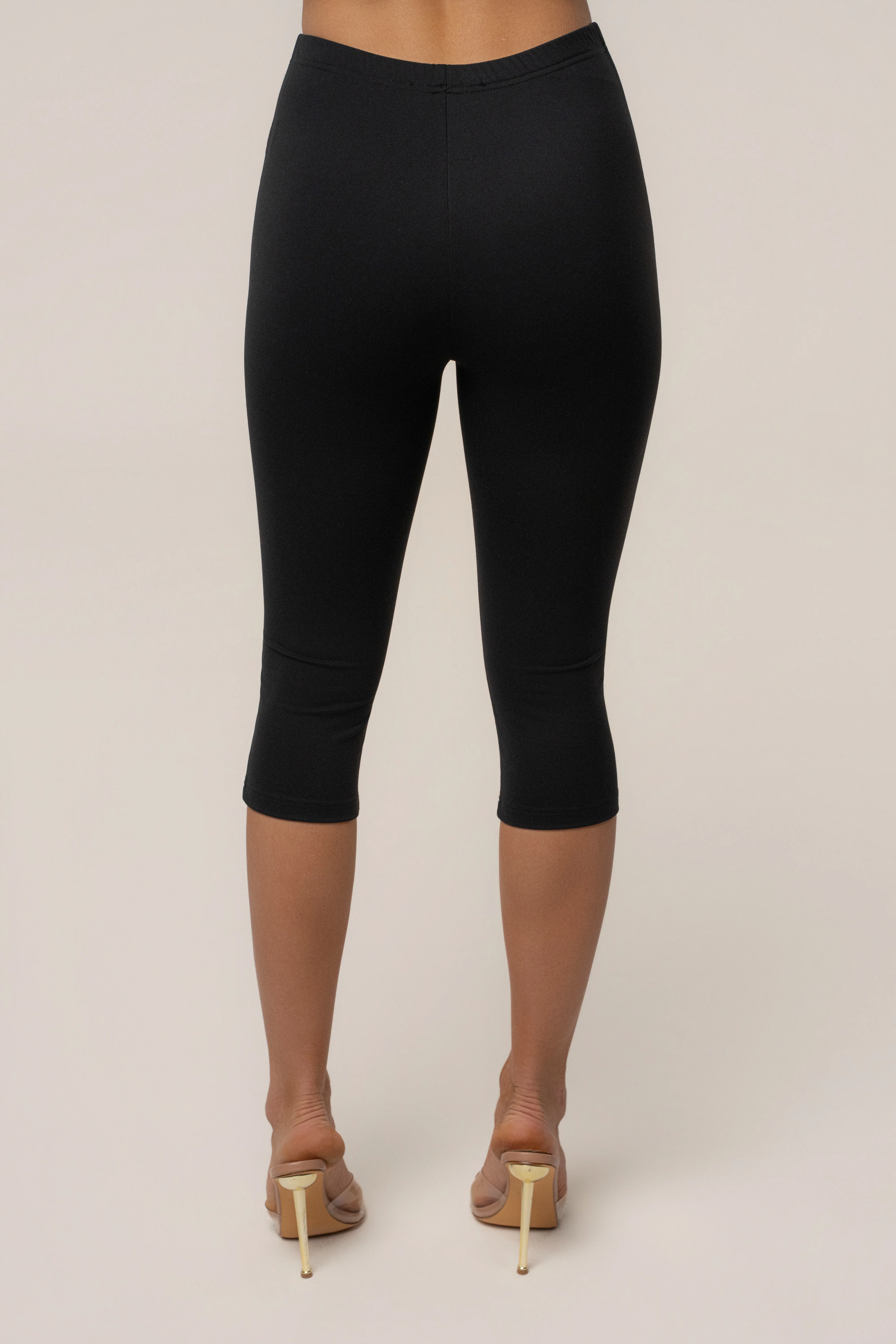 Black Essential Capri Legging