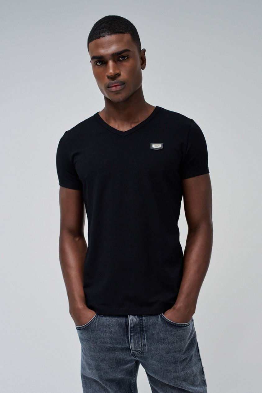 T-SHIRT WITH BRANDING