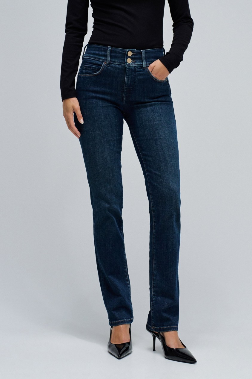 SECRET PUSH IN SLIM JEANS