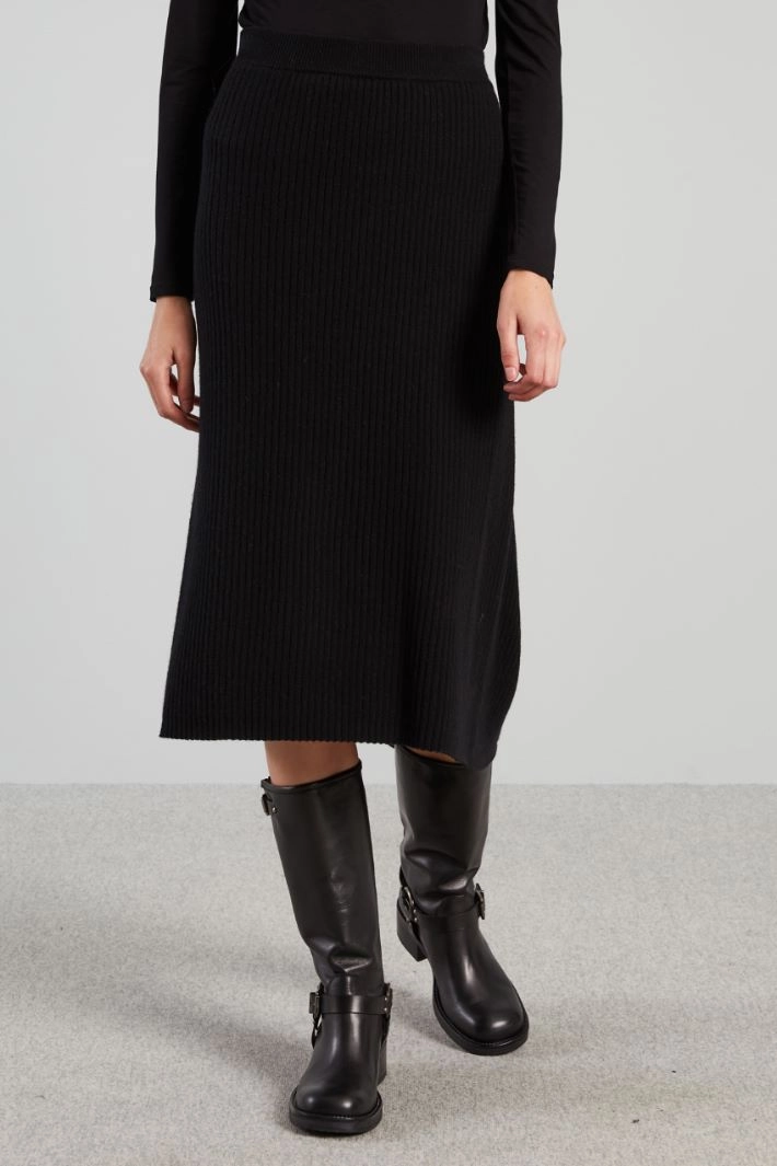 Knitted yarn skirt - BLACK