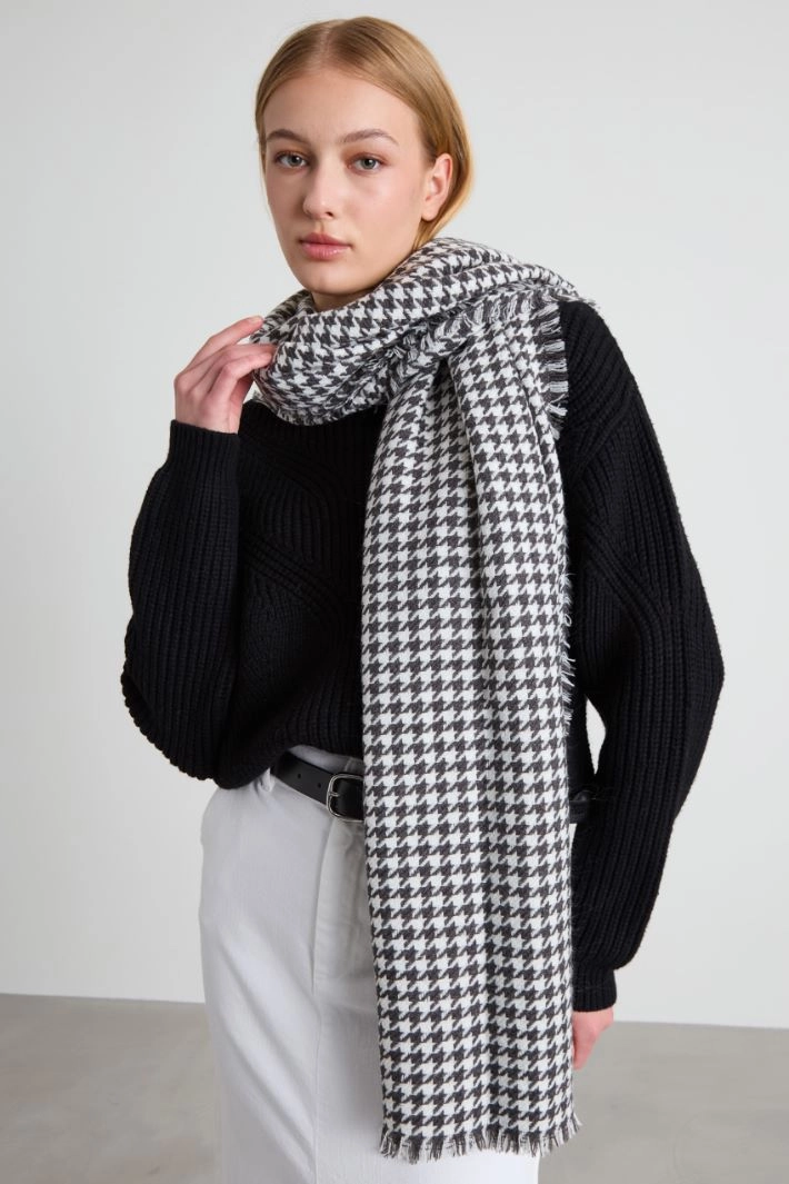 Houndstooth stole - GREY WHITE